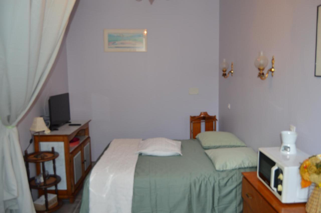Chambre Charentaise Vars  Exterior photo